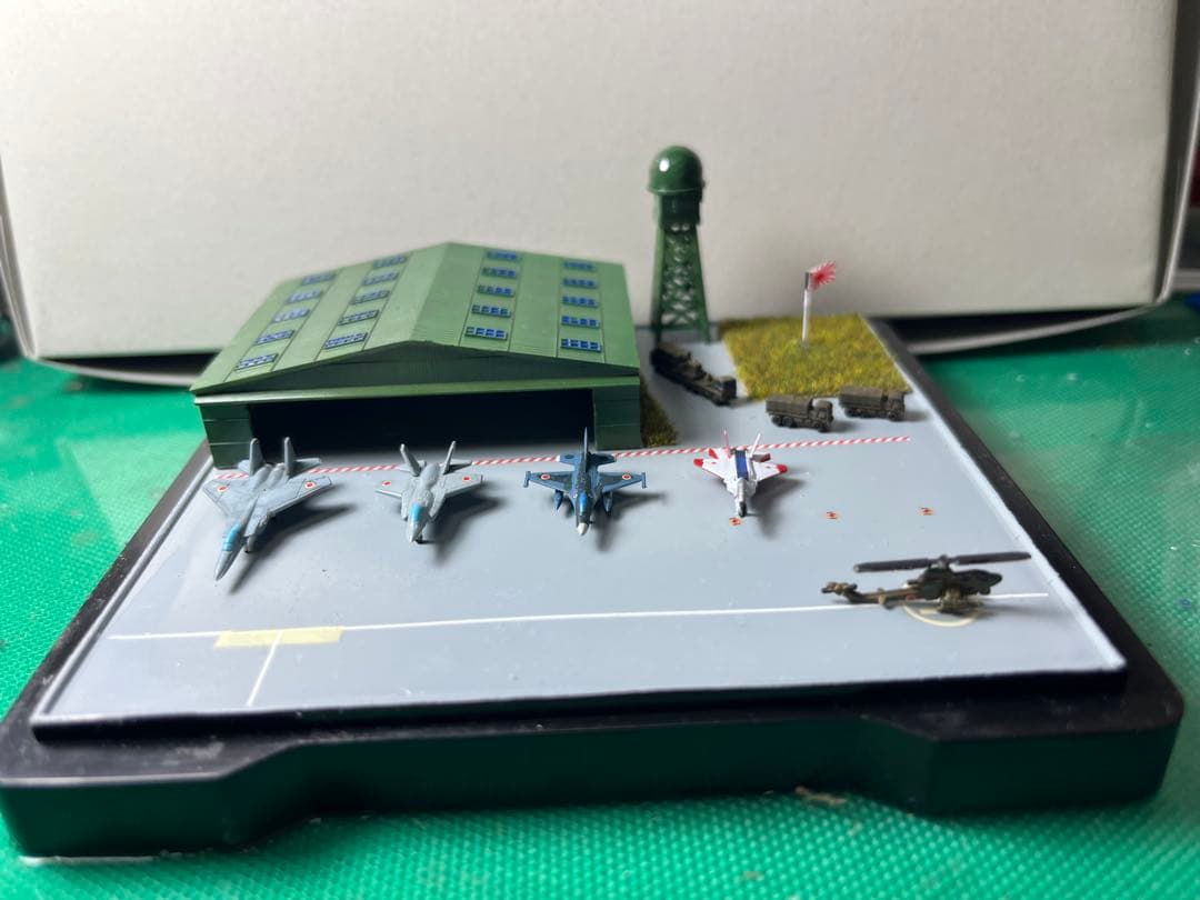 1/700自衛隊基地ジオラマ航空機付 航空自衛隊基地飛行場情景の1/700スケールジオラマセットがAmazonで