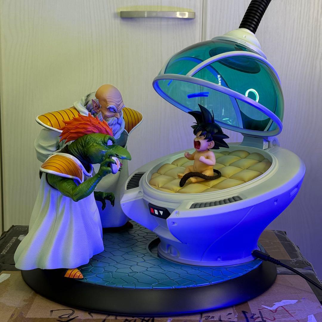 【激レア】WHITE HOLE STUDIO カカロット&保育カプセル&軍医 Dragon Ball White Hole Studio Super Cell Resin Statue - Kaioland