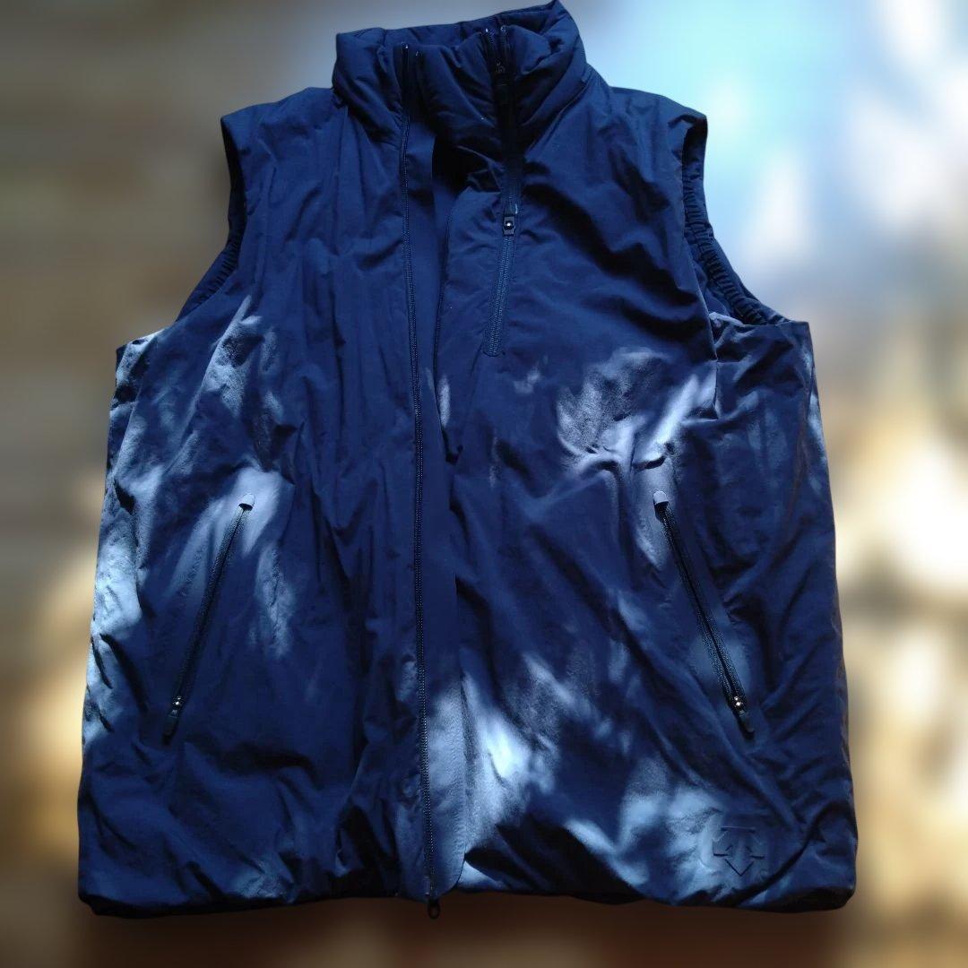 新品デサントオルテライン チタニウムサーモベスト XLサイズ DESCENTE ALLTERRAIN（デサント オルテライン）の「チタニウムサーモ