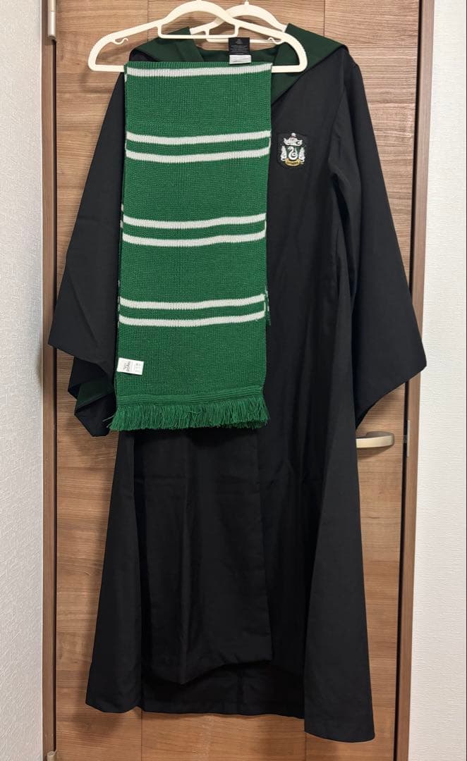 Kana様【正規品】ハリー・ポッター スリザリンローブ・マフラーセット　Mサイズ SHOCHIKU STORE | 松竹ストアハリー・ポッター ローブ2（スリザリン