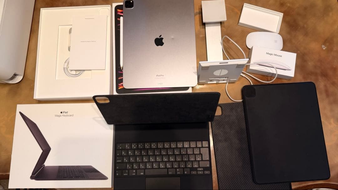 ipad pro 12.9 第6世代、Magic key board 等セット Apple Magic Keyboard for 12.9-inch iPad Pro (6th Generation), White