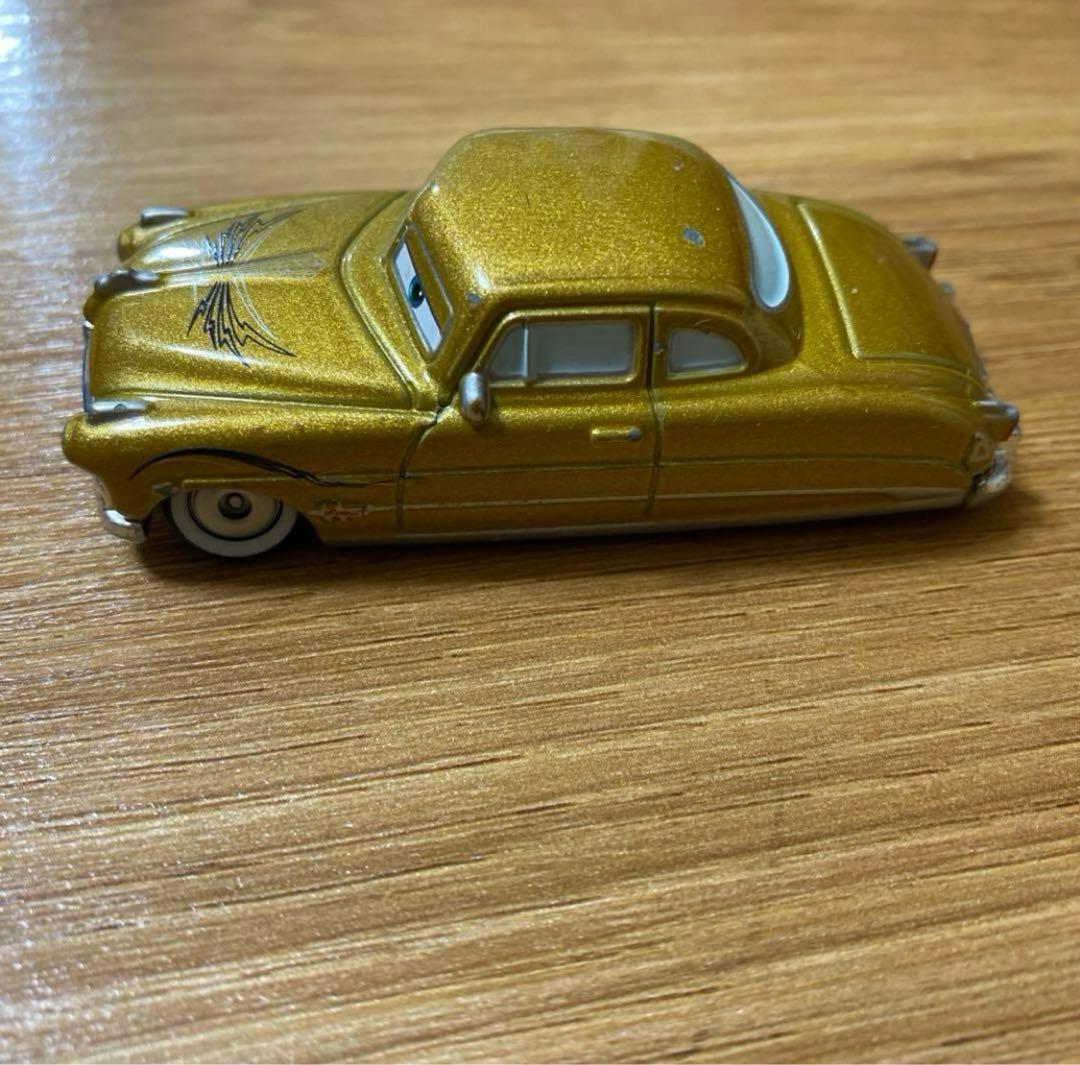 激レア トミカ カーズ ドック・ハドソン カスタムタイプゴールド