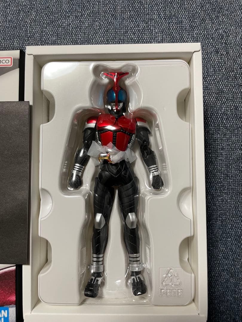 S.H.Figuarts 真骨彫 仮面ライダーカブト ライダーフォーム