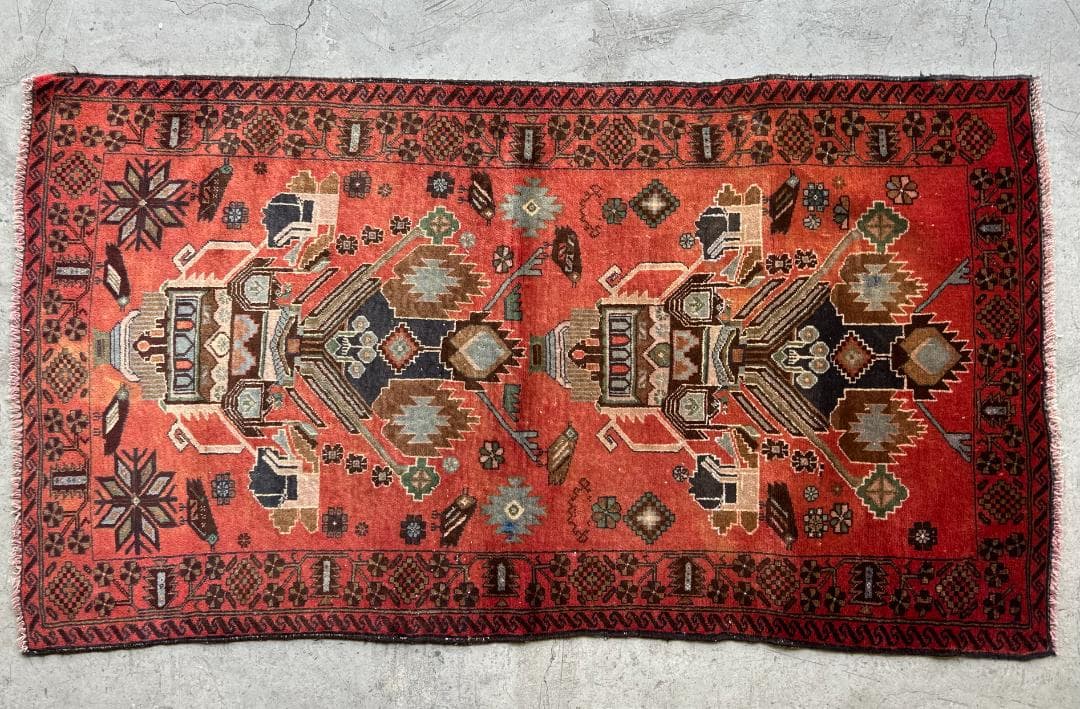Vintage rug】アフガニスタン産｜189 × 107cm｜バルーチ族