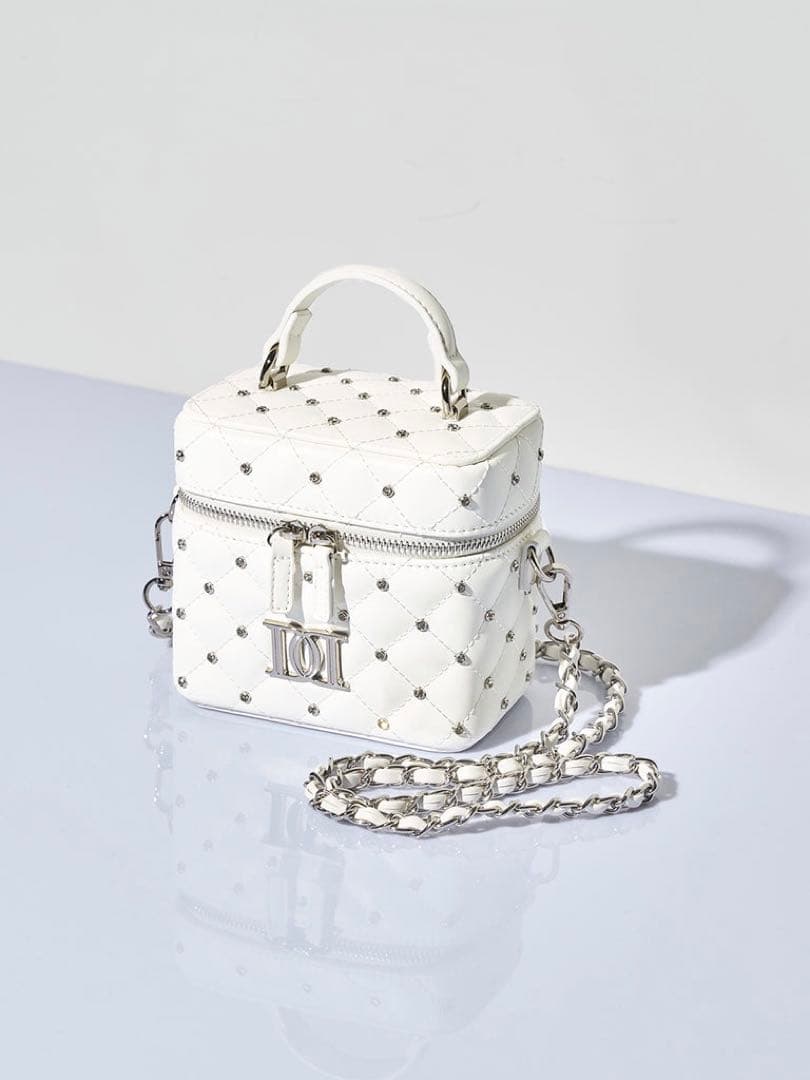 Darichダーリッチ キルティングビジュースクエアミニバッグ バニティホワイト キルティングビジュースクエアミニバッグ – Darich (ダーリッチ)
