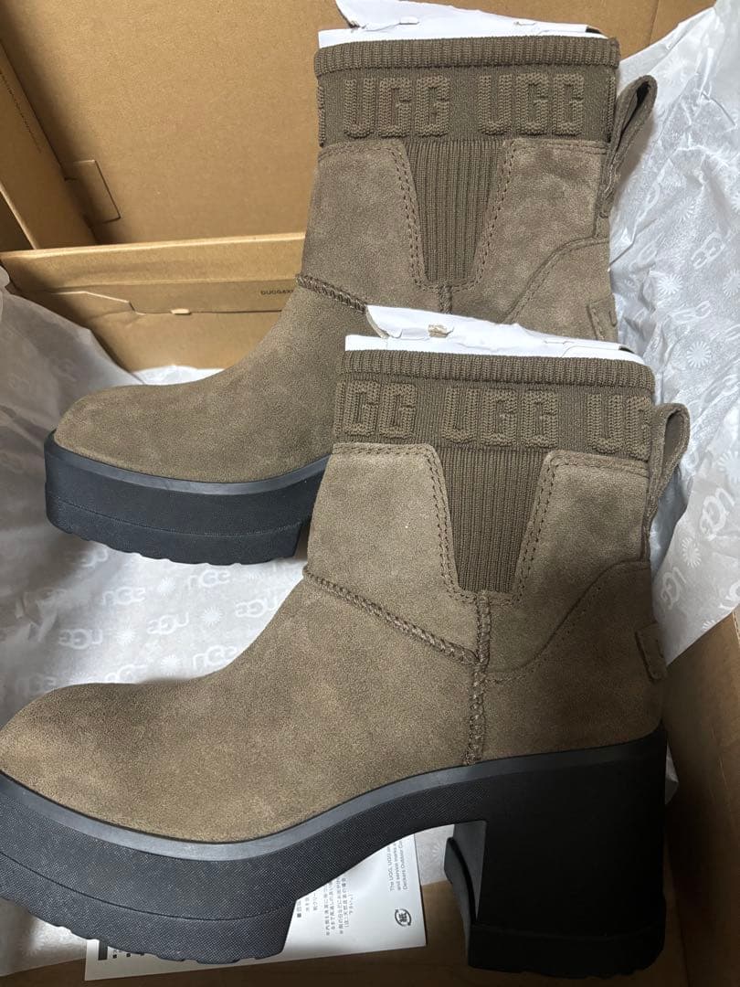 UGG モクシーチェルシー ダークブラウン 25 新品 1月末までの出品