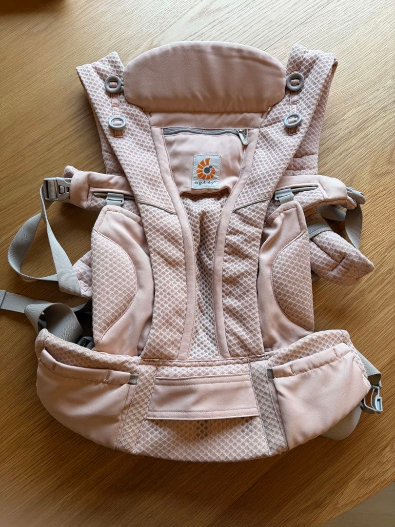 【美品】エルゴ 抱っこ紐 ピンク ergobaby（エルゴベビー） オムニブリーズ ピンククォーツ ERGO baby