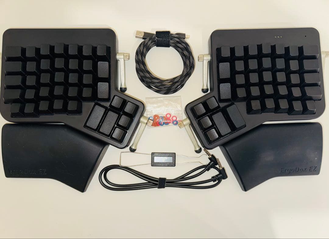 キーボード ErgoDox EZ The ErgoDox EZ is one of the best ergonomic keyboards you've never