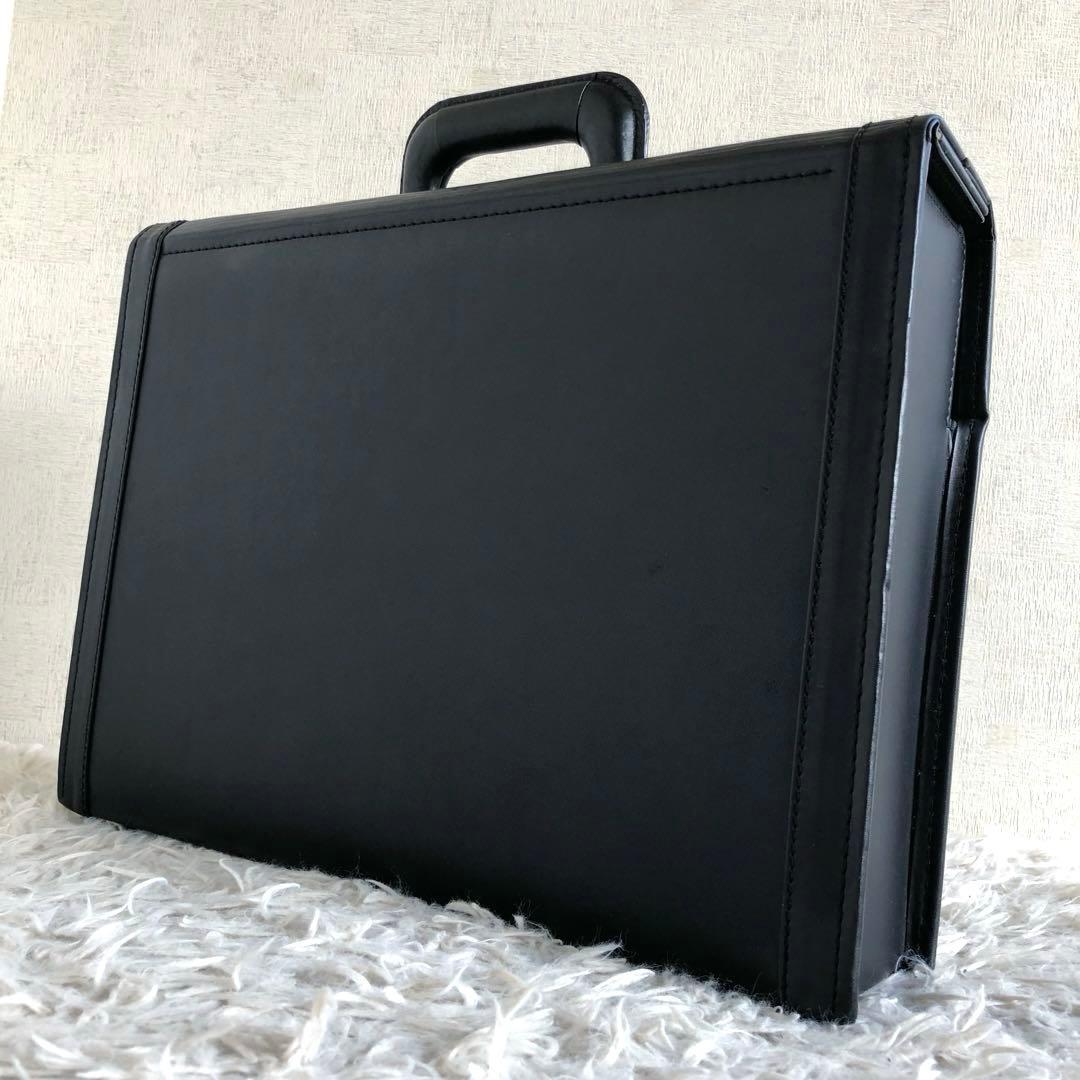 【日本製本革】MESSE マルエム　アタッシュケース　黒　ダイヤルロック　自立 日本製本革】MESSE マルエム アタッシュケース 黒 ダイヤルロック 自立