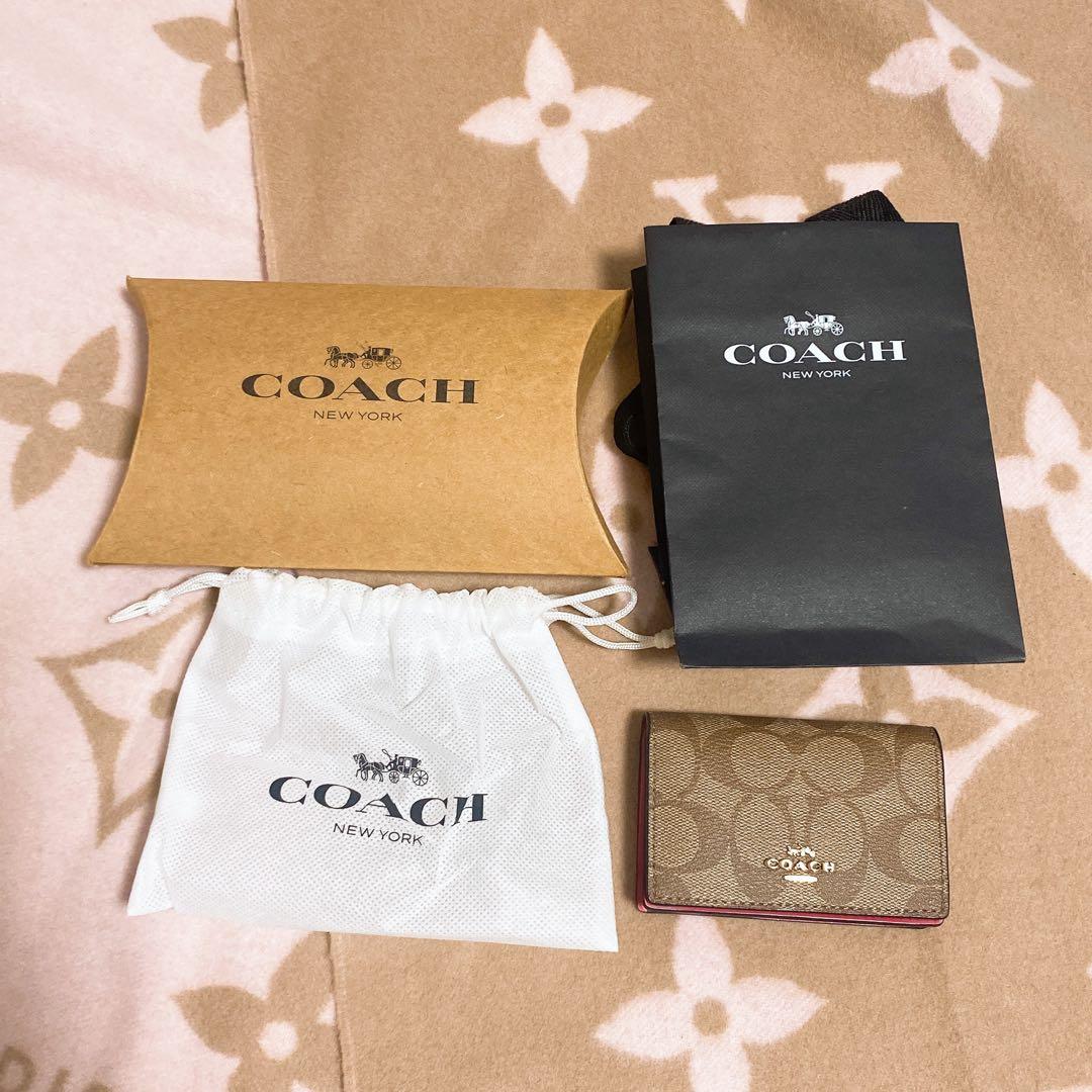 【コロン】 【新品未使用】COACH 名刺入れ ギフトラッピング済み COACH（コーチ） 名刺入れ ☆COACH☆ エッセンシャル ビジネスカード
