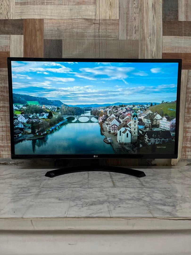 即日受渡❣️全国送料込目に優しいLG32型液晶モニターブルーライト軽減