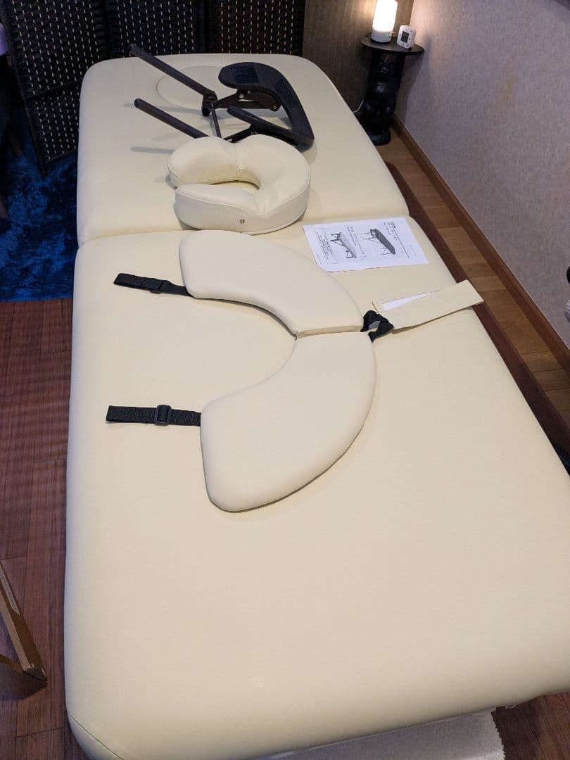 美品】ネチュラ☆フラットメモリー施術ベット エステ/リラク バニラ色