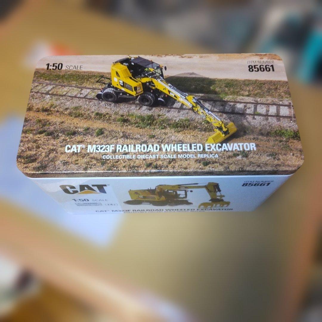 その他 CAT M323F RAILROAD WHEELED EXCAVATOR 1:50 Cat® M323F Railroad Wheeled Excavator – Safety Yellow Version