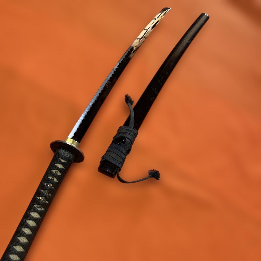上級模造刀 黒柄 獅子彫丸鍔 濃赤茶呂鞘 - メルカリ