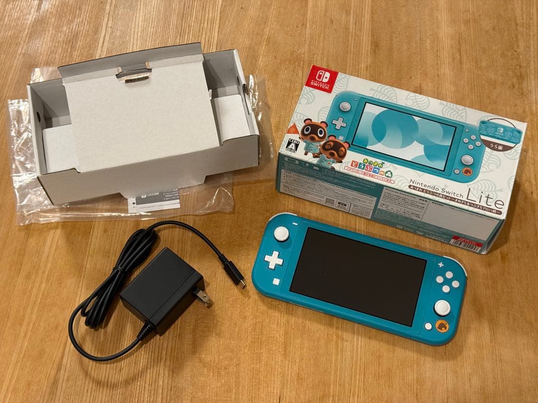 美品　Nintendo Switch Lite あつまれどうぶつの森デザイン Nintendo Switch Lite あつまれ どうぶつの森セット ～まめきち＆つぶ