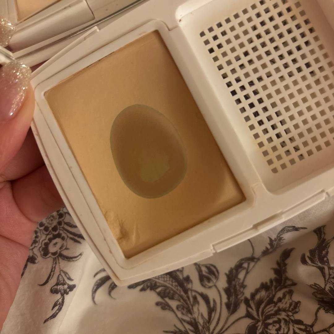 CHANEL ル ブラン ブライトニングコンパクト B20 ファンデーション