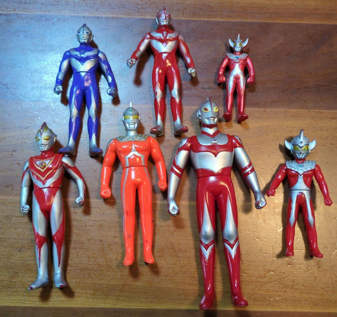 ウルトラマンフィギュア 15体 まとめ売り（おまけ付き） - メルカリ