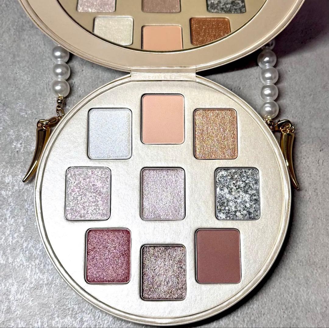 シュウウエムラ×TASAKI パール レベルクラッチ アイシャドーパレット 2024xmas0917-57-1-640x640.jpg
