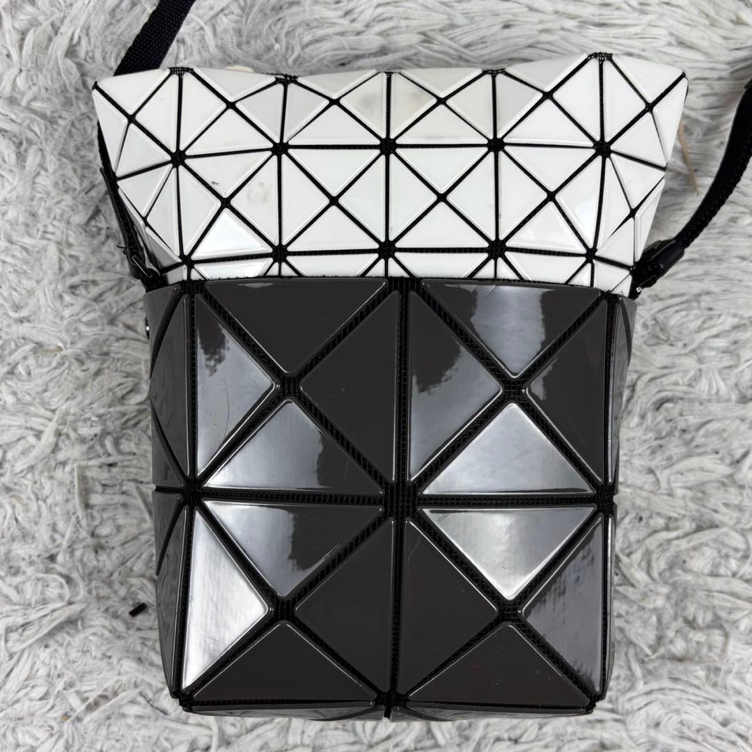 美品 バオバオイッセイミヤケ ショルダーバッグ ファスナー 斜め掛け