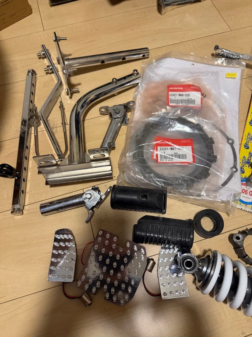 CBX400F 部品まとめ売り 3490□CBX400F 割れないフロントスプロケット取付用フィキシング