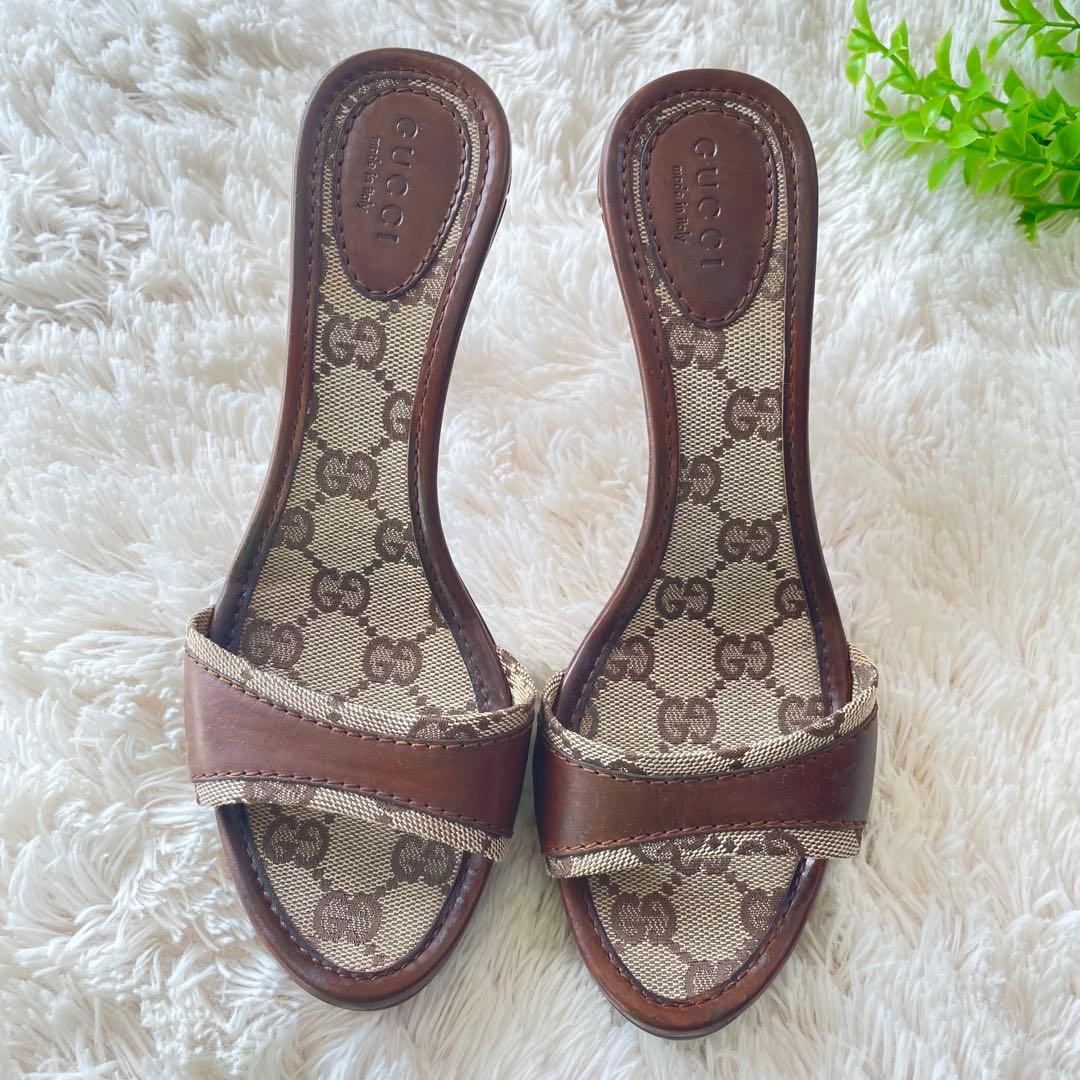 超美品 グッチ 23.5cm ミュールサンダル GG柄 キャンバス　シグネチャー