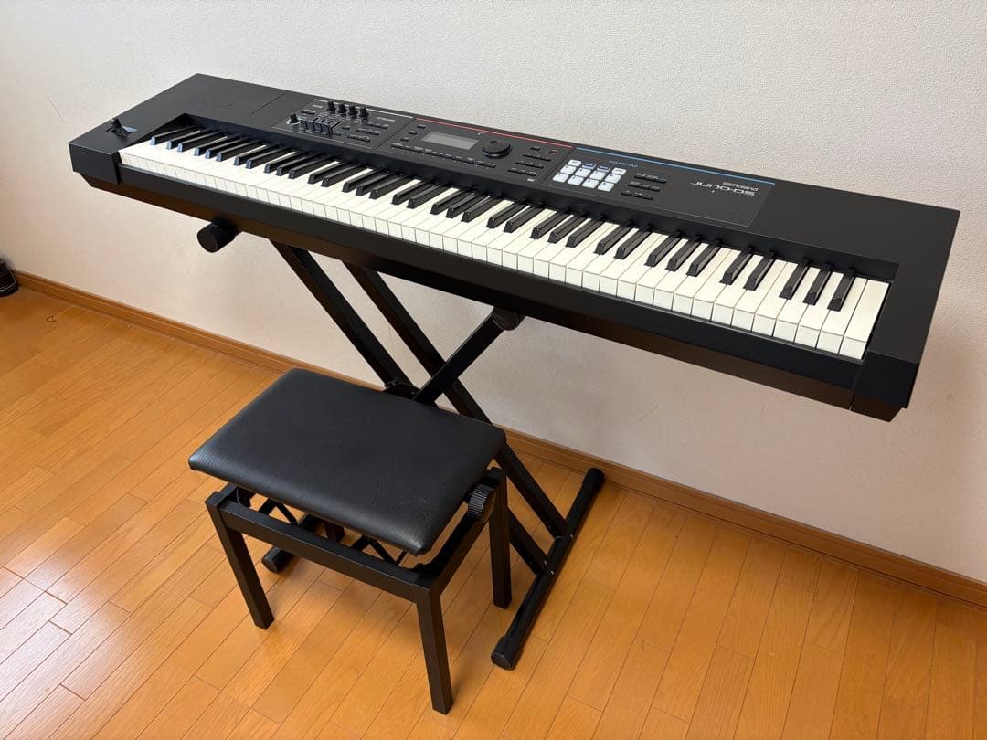 Roland JUNO-DS 88 美品+ULTIMETEスタンド+椅子つき Roland Juno-DS88 88-Note Synthesizer