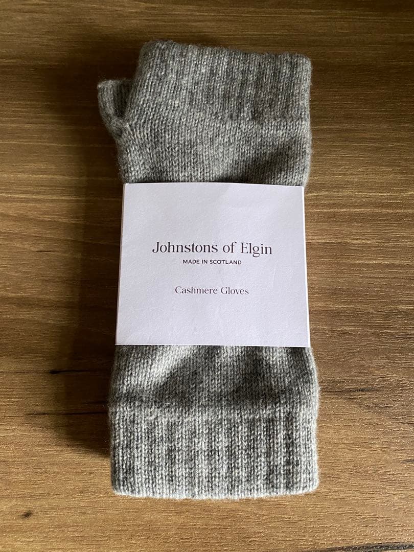 Johnstons of Elgin カシミヤリストウォーマー ライトグレー|mercari