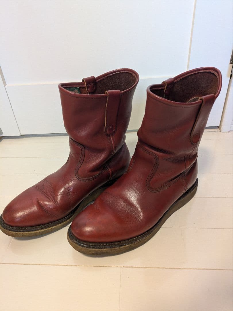 REDWING　レッドウィング　ペコス　 　緑犬タグ　8 1/2E　95年製 レッドウィングの「アイリッシュセッター」の中古市場での価値とは