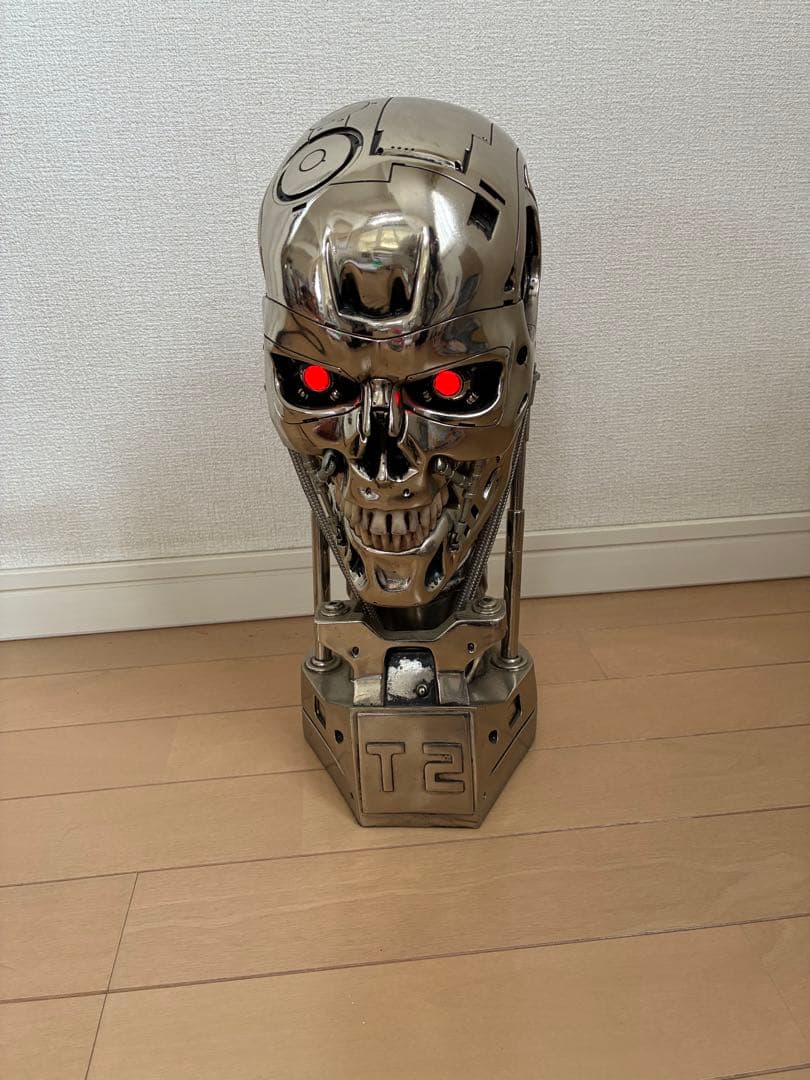 T2 サイボーグヘッド メタリックシルバー sm-a824-silver_inner_1.jpg