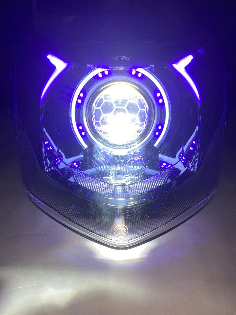 最新型 シグナスX 4型 デビルアイ プロジェクターヘッドライト