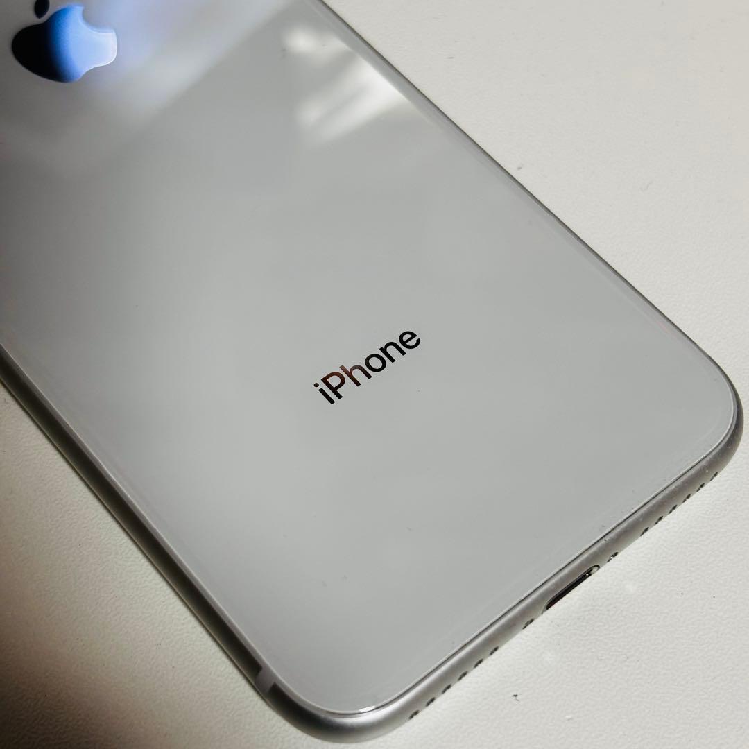 極美品】SIMフリー iPhone 8 シルバー 64GB - メルカリ