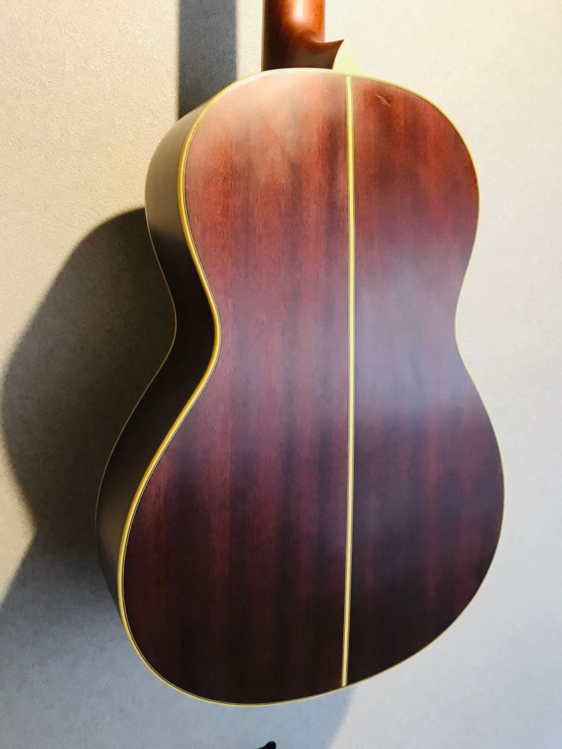 値下げしていきます‼︎細身弾きやすくお洒落なルックス！女性や お子様にも！アコギ