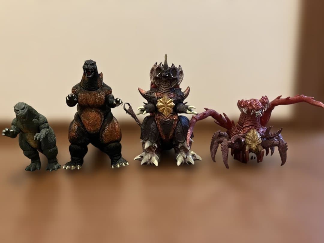 バンダイ 「ゴジラ VS デストロイア」劇場公開当時物 ソフビ　４体セット売り バンダイ 「ゴジラ VS デストロイア」劇場公開当時物 ソフビ 4体