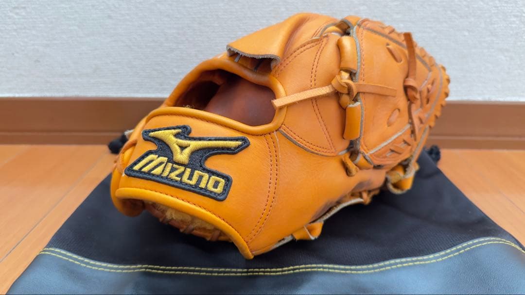 と*と様 Mizuno 軟式グローブ 専用ケース付き Amazon | MIZUNO 軟式用ミズノプロClassic 内野手用2 ブロンド×コルク