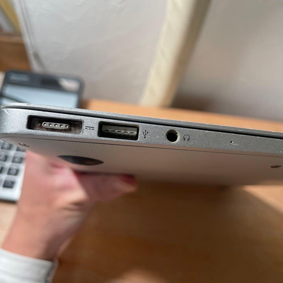 MacBook本体 MacBook Air 1.3GHz i5 4GB
