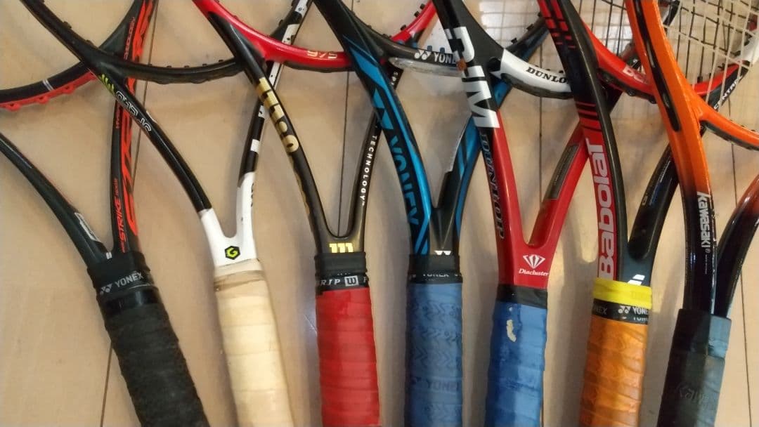まとめ売り】各種メーカーテニスラケット7本 - メルカリ