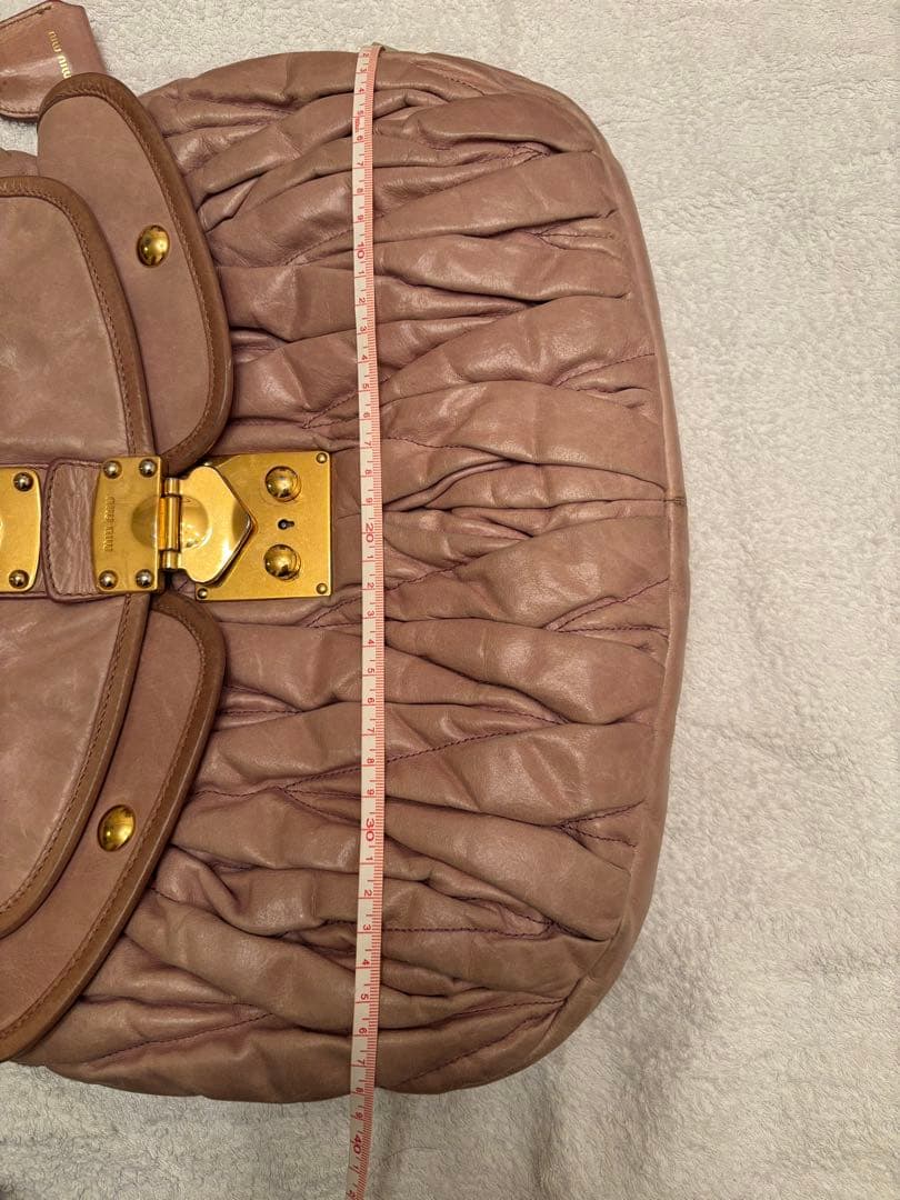 MIU MIU パステルピンク マトラッセ ハンドバッグ