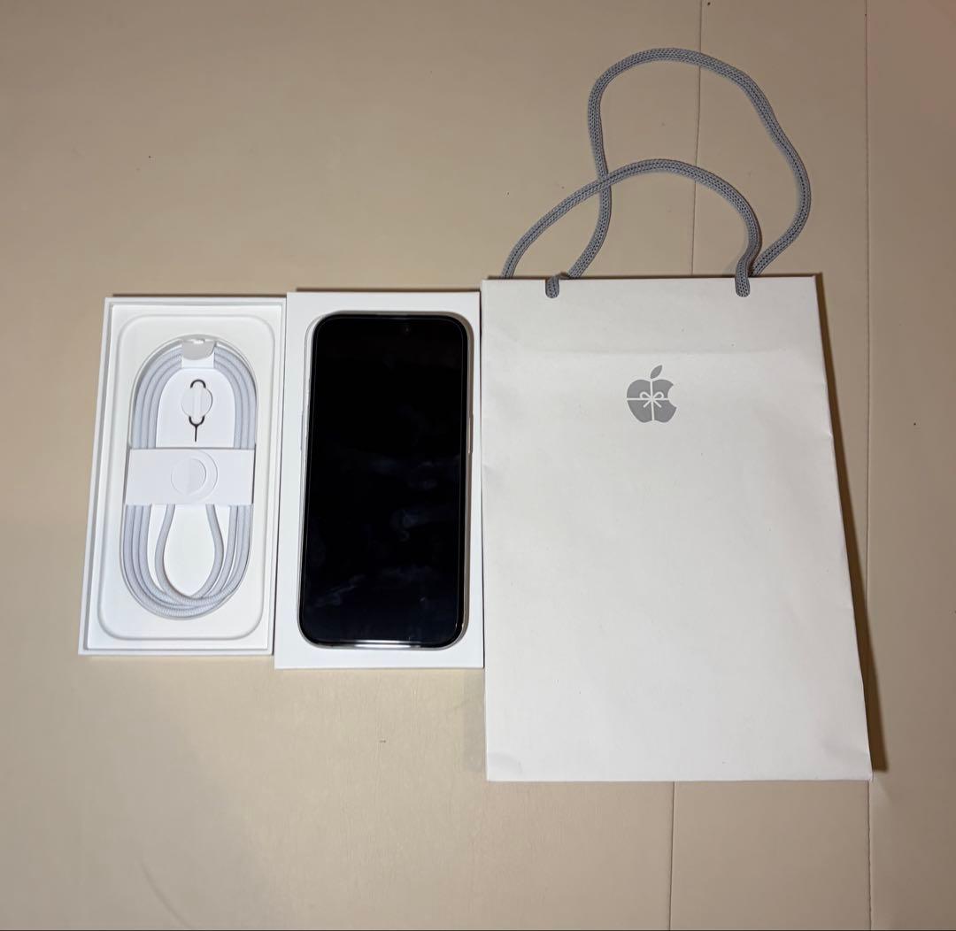 【超美品】 iPhone16 256GB 本体 （使用1年以下）画面カバー付 iPhone 16とiPhone 16 Plusを購入 - Apple（日本）