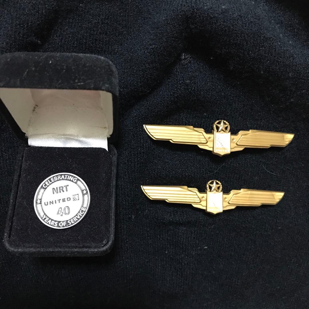 ユナイテッド航空 NRT40周年記念ピンバッジとウイングバッジ2個 - メルカリ