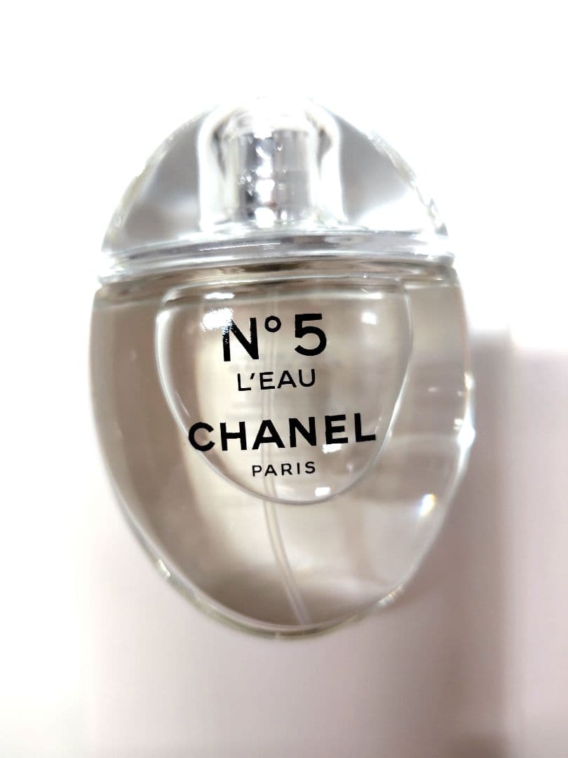シャネル❤️香水　★限定品★　N°5ローオードゥトワレットD　50ml Amazon | CHANEL(シャネル) N°5 ロー オードゥ トワレット 100ml