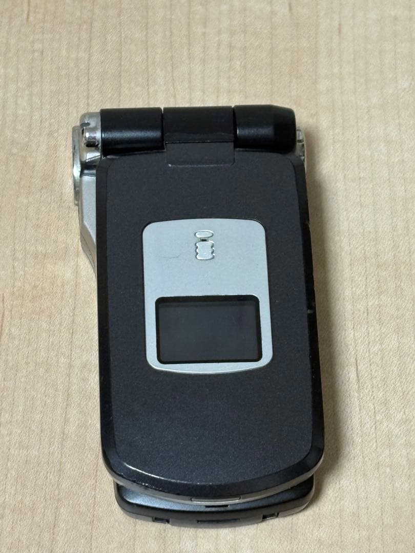 【激レア】ドコモ P900iV クラウドブラック FF7 アドベントチルドレン FOMA P900iV Cloud Black Final Fantasy VII Advent Children Crisis