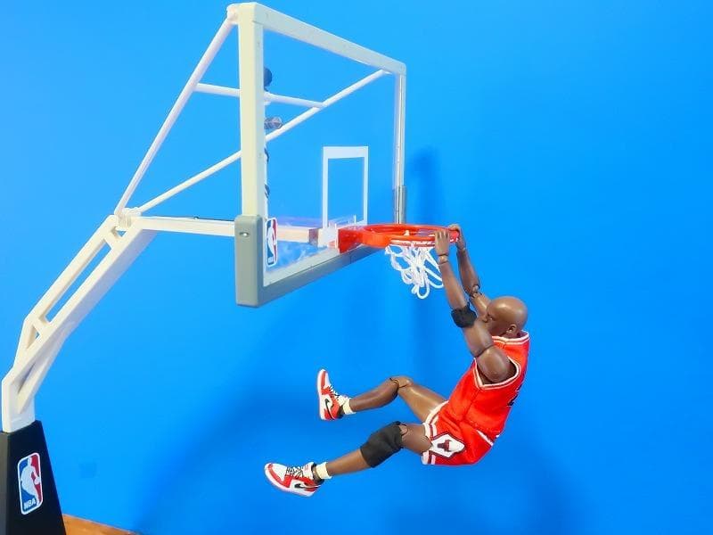 ダンクシュート ジオラマ模型 マイケルジョーダン風 NBA スラムダンク等に♪ マイケルジョーダンを伝説にしたフリースローダンク - YouTube