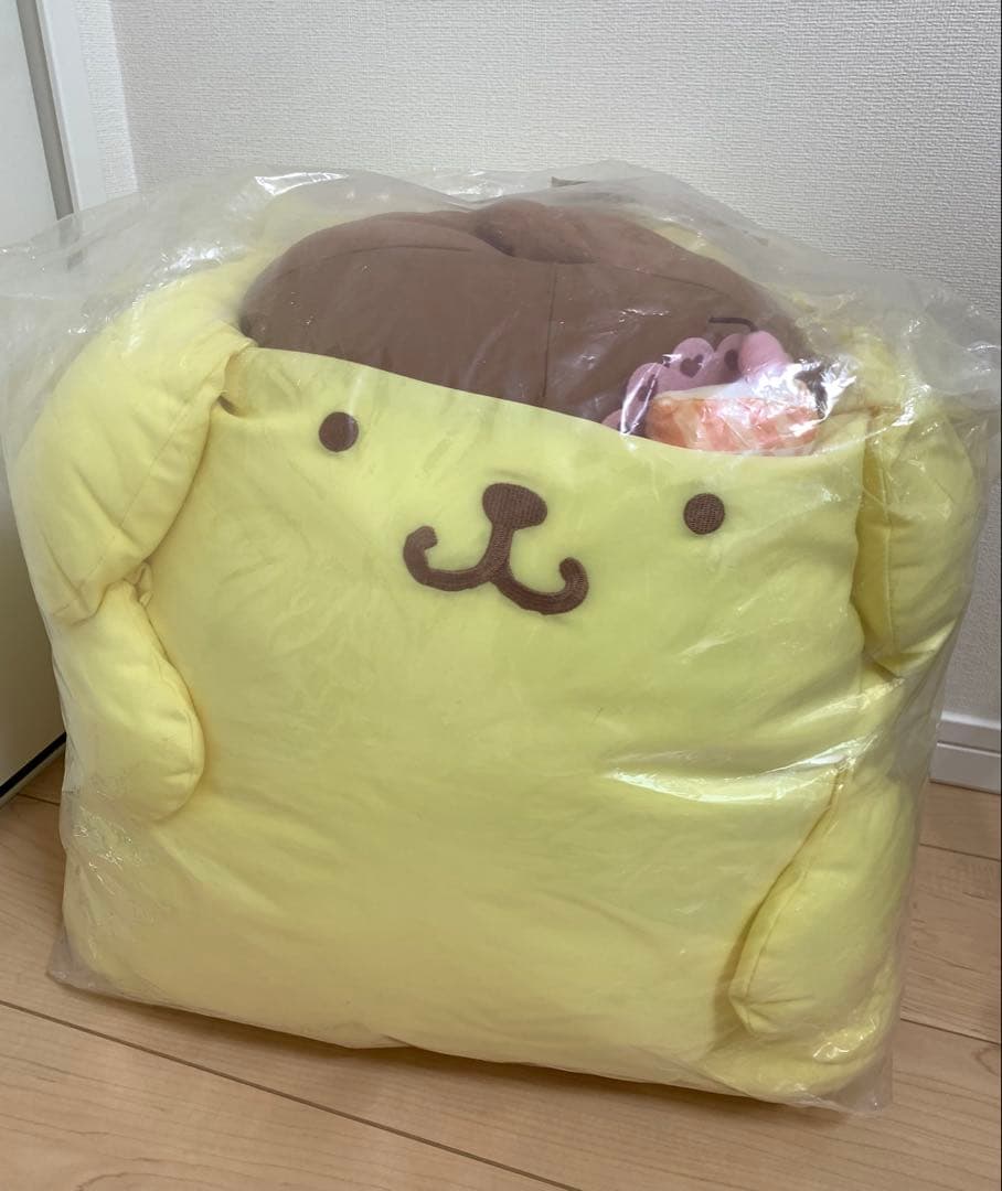 ポムポムプリン 特大ビーズクッション - メルカリ