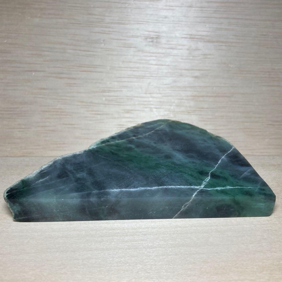 糸魚川翡翠　青梅川　トリカラー　翡翠　山石　スライス　原石　220.8ｇ