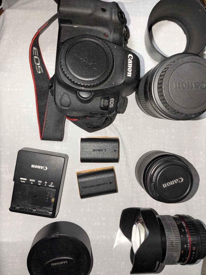 EOS 6D Mark II ＋おまけ Canon EOS 6D Mark II Digital Cameras with Interchangeable Lenses