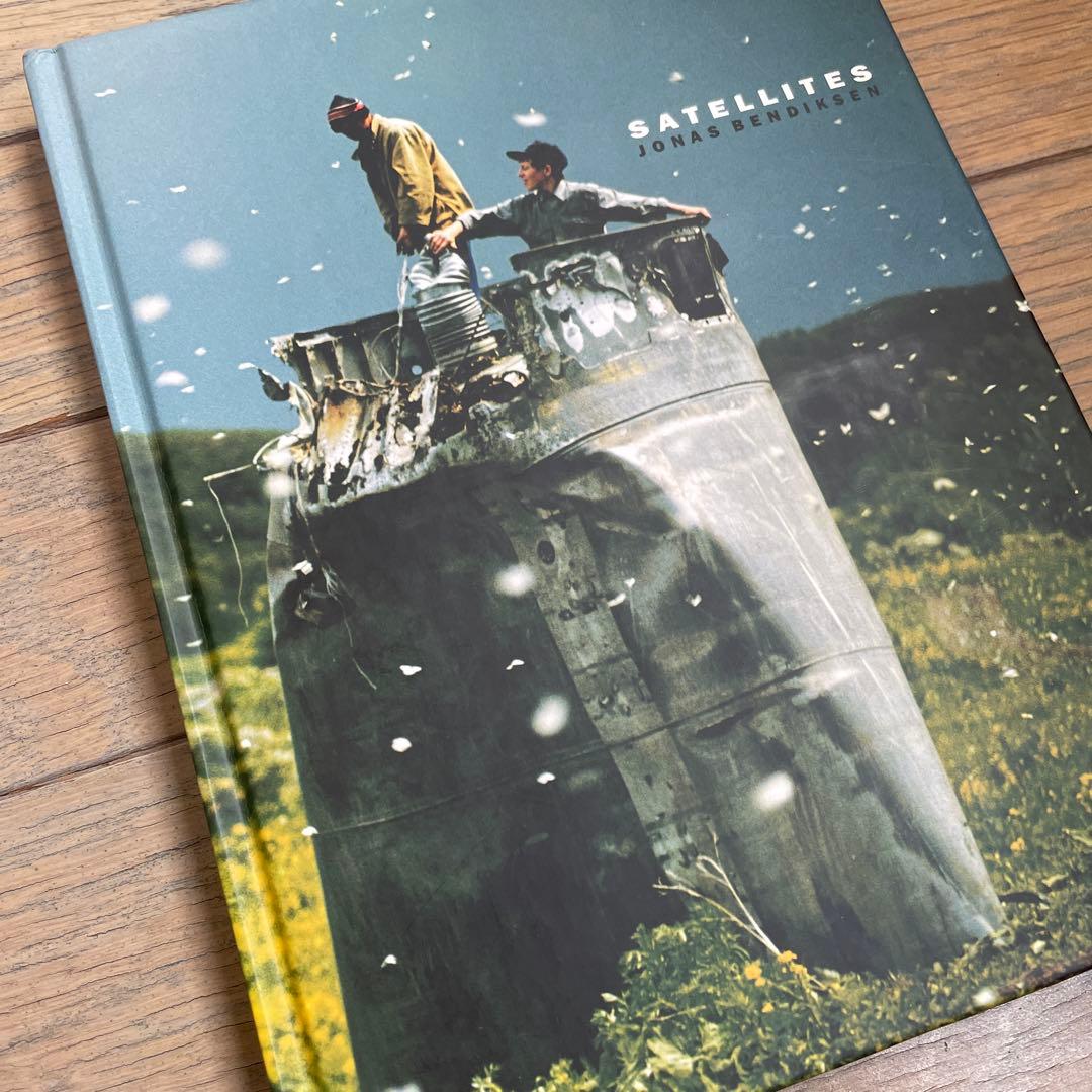 希少】Jonas Bendiksen Satellites マグナム 絶版本 - メルカリ