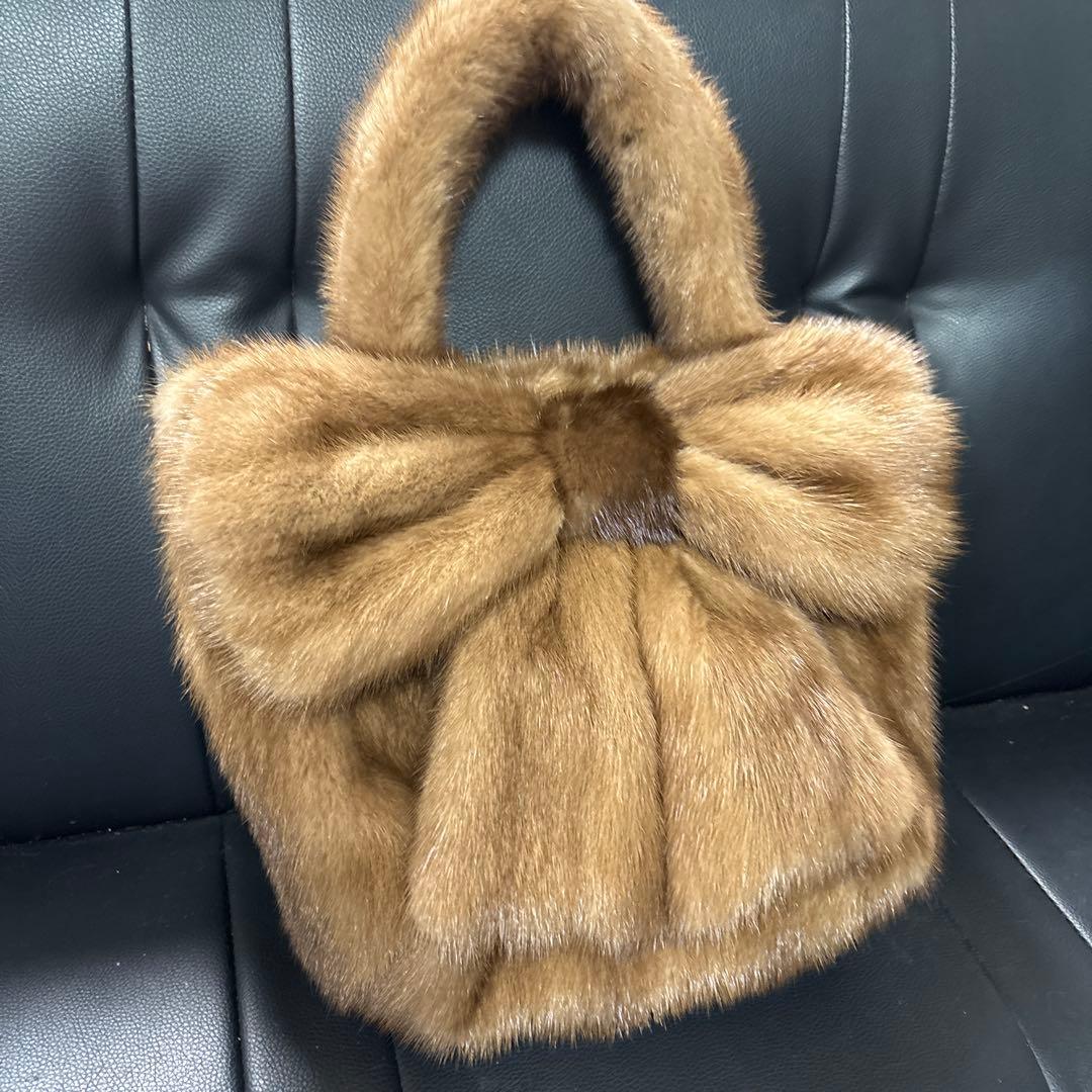 新品❣️ミンクリボン❣️可愛い❣️持ち手もミンク❣️ファーバッグ リアルファーバッグ メイドインジャパン ハンドメイド パステルミンク