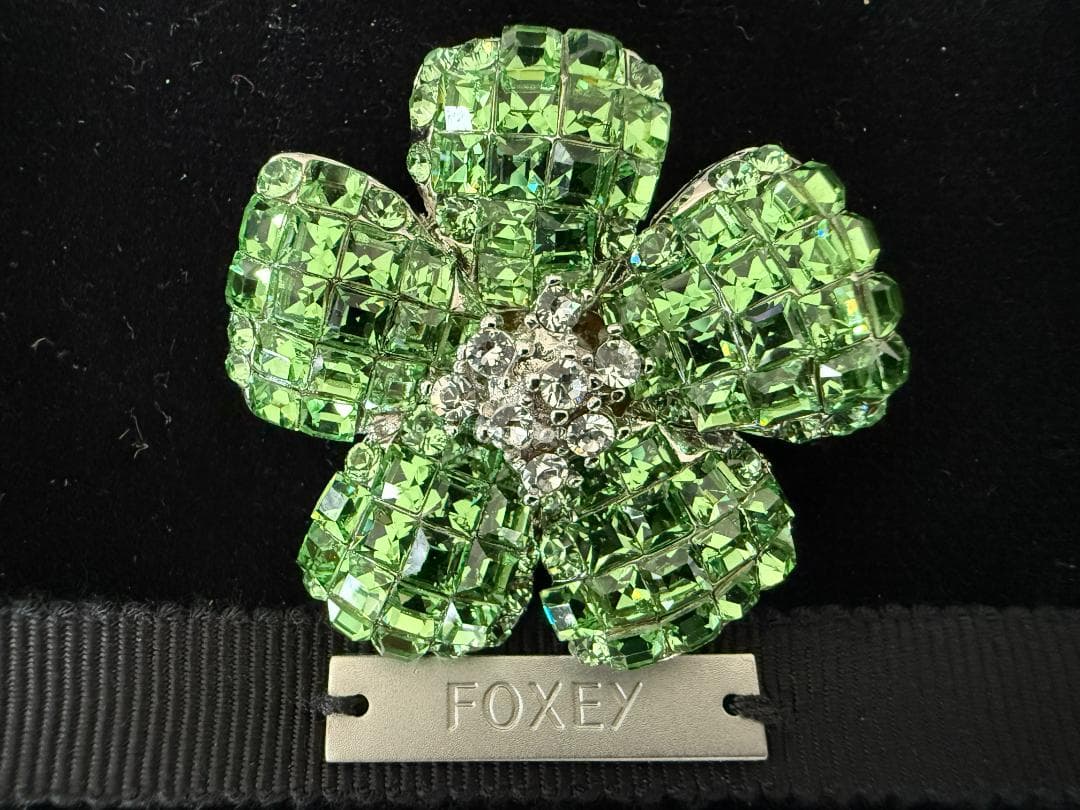 未使用★FOXEY定番のロングセラー ブローチ \"FLEUR\"　お花　マスカット