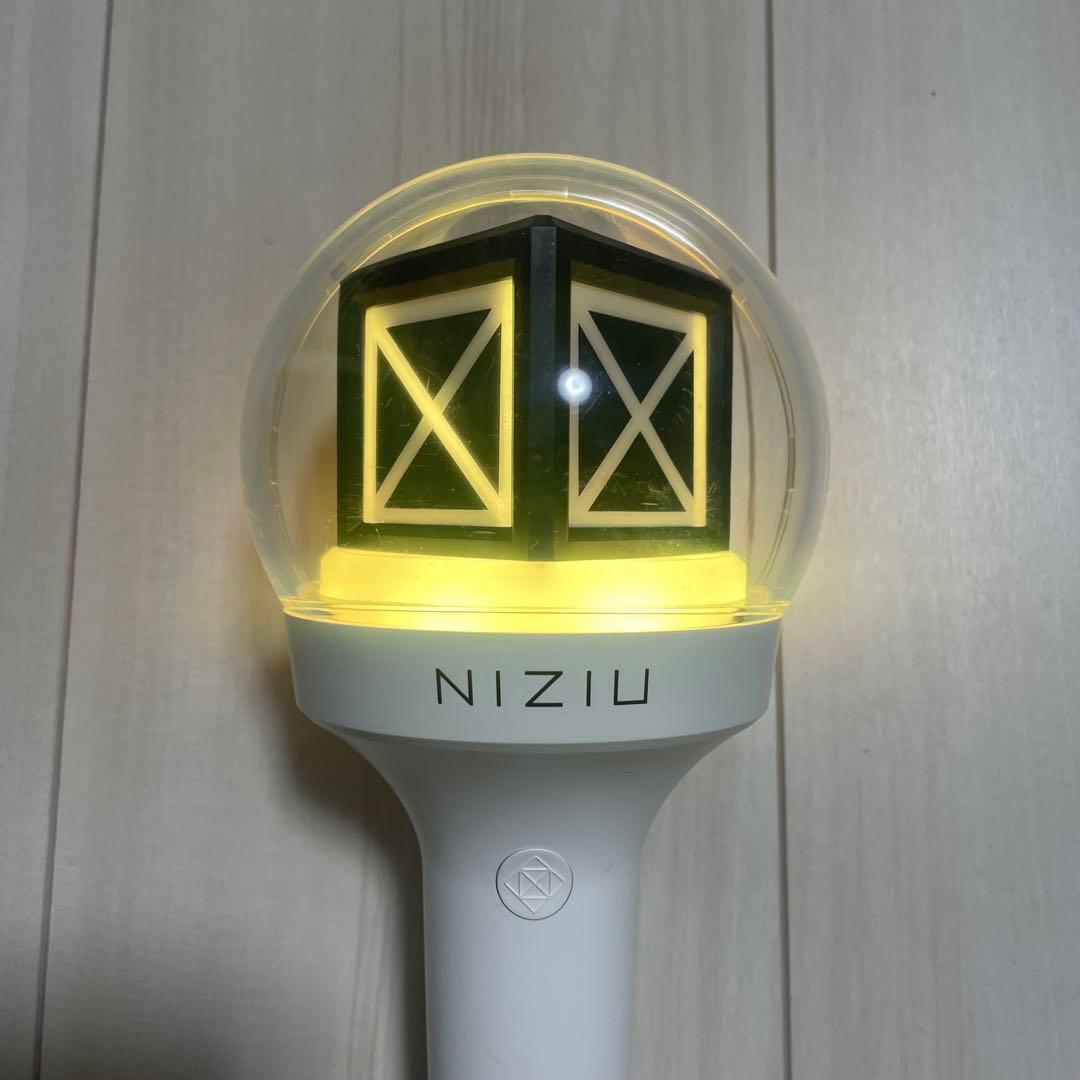 NiziU ペンライト ペンライトケース セット - メルカリ