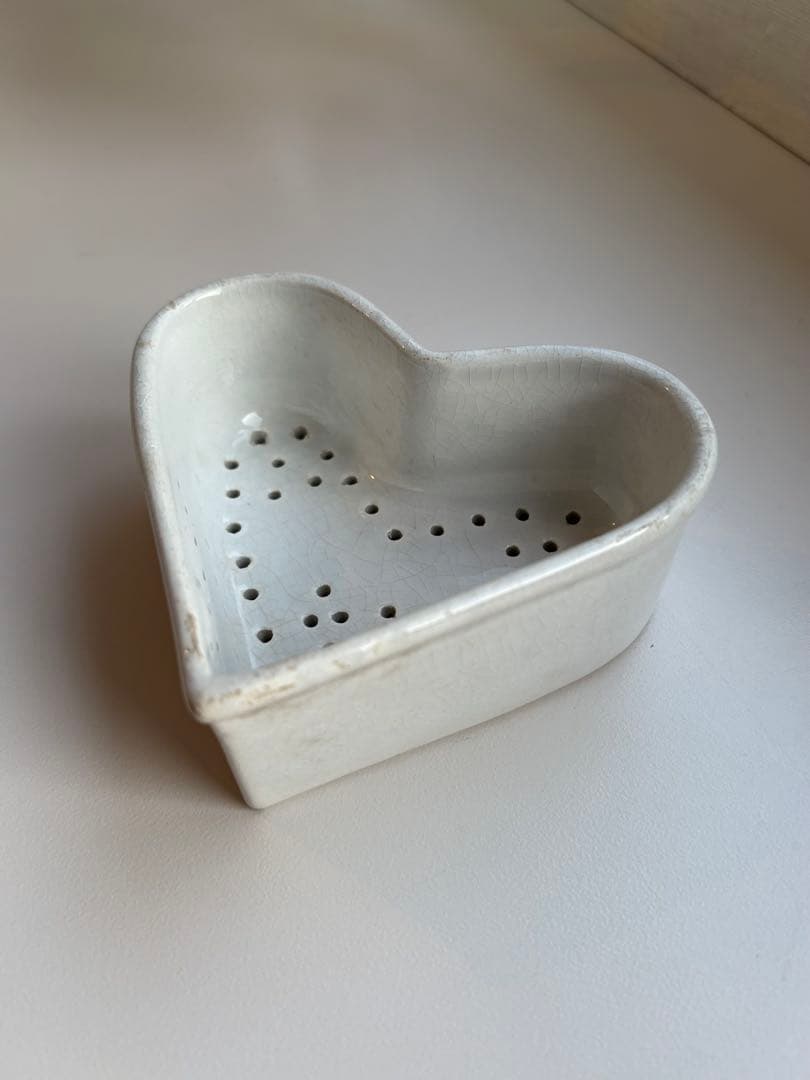 クレイユエモントローハート型フェセル 陶器フロマージュ容器 000000014100_xXFKqzA.jpg
